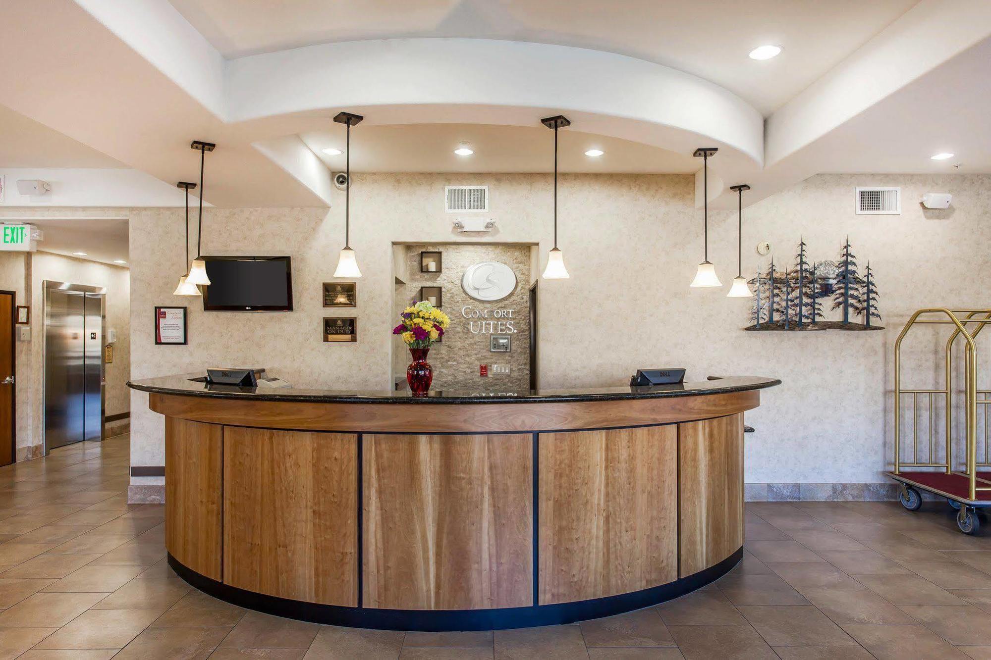 Comfort Suites Wenatchee Gateway Экстерьер фото